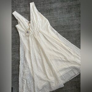 Elegant White/Ivory Lace Dress